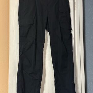 Ladies 5.11 tactical navy Cargo Pants size 8 x 28